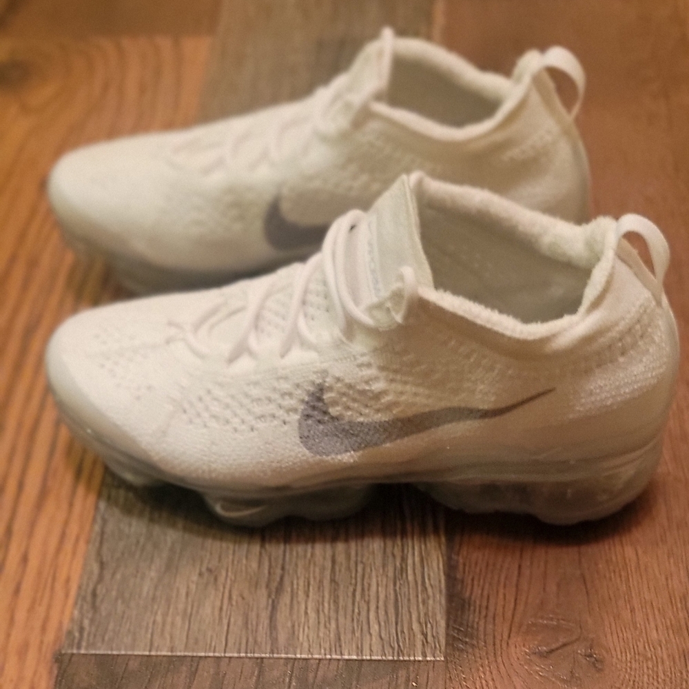 Women's Nike Vapor Max Size 9